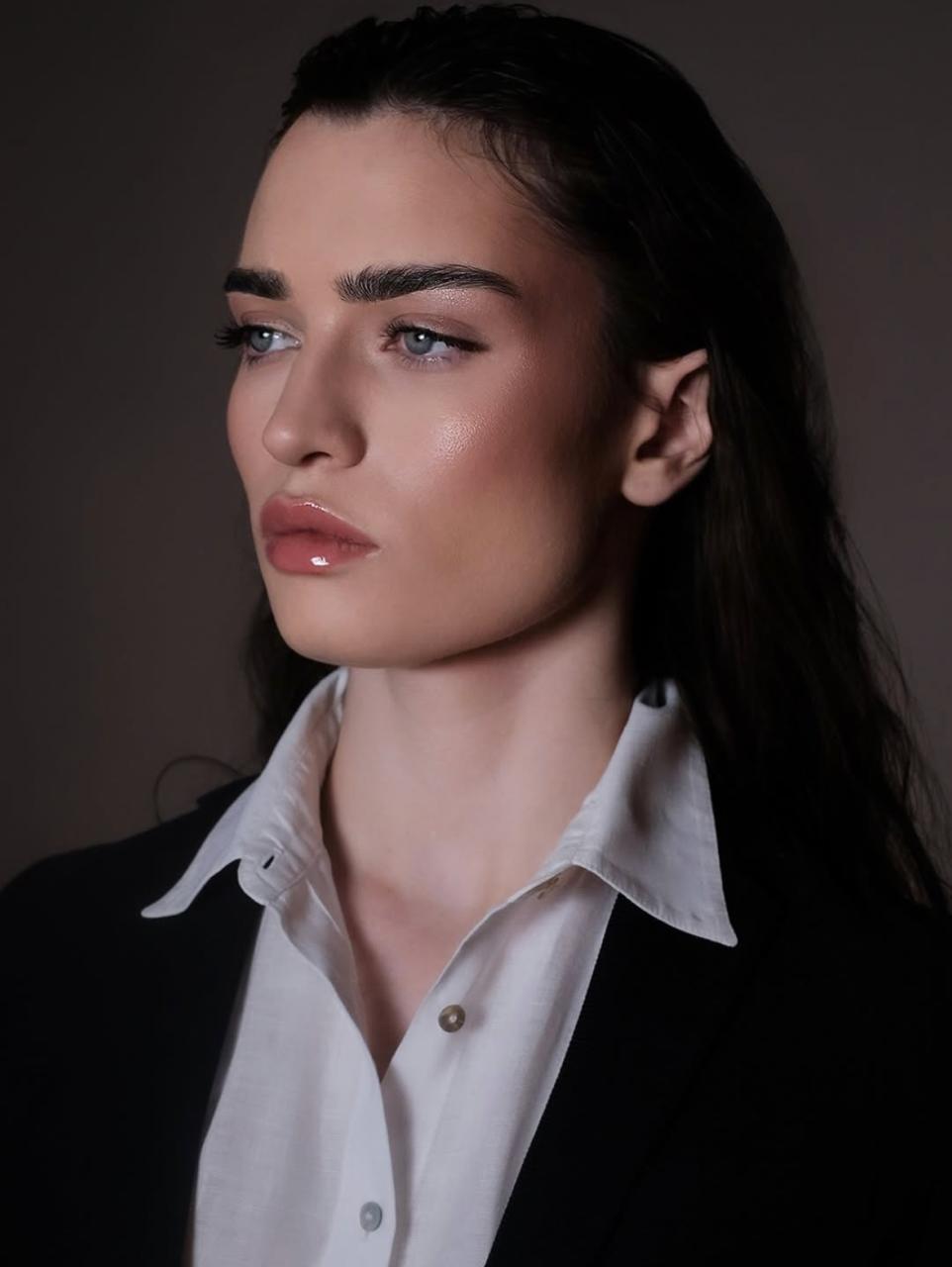 Vivi Refined — Makeup & Hair Artist